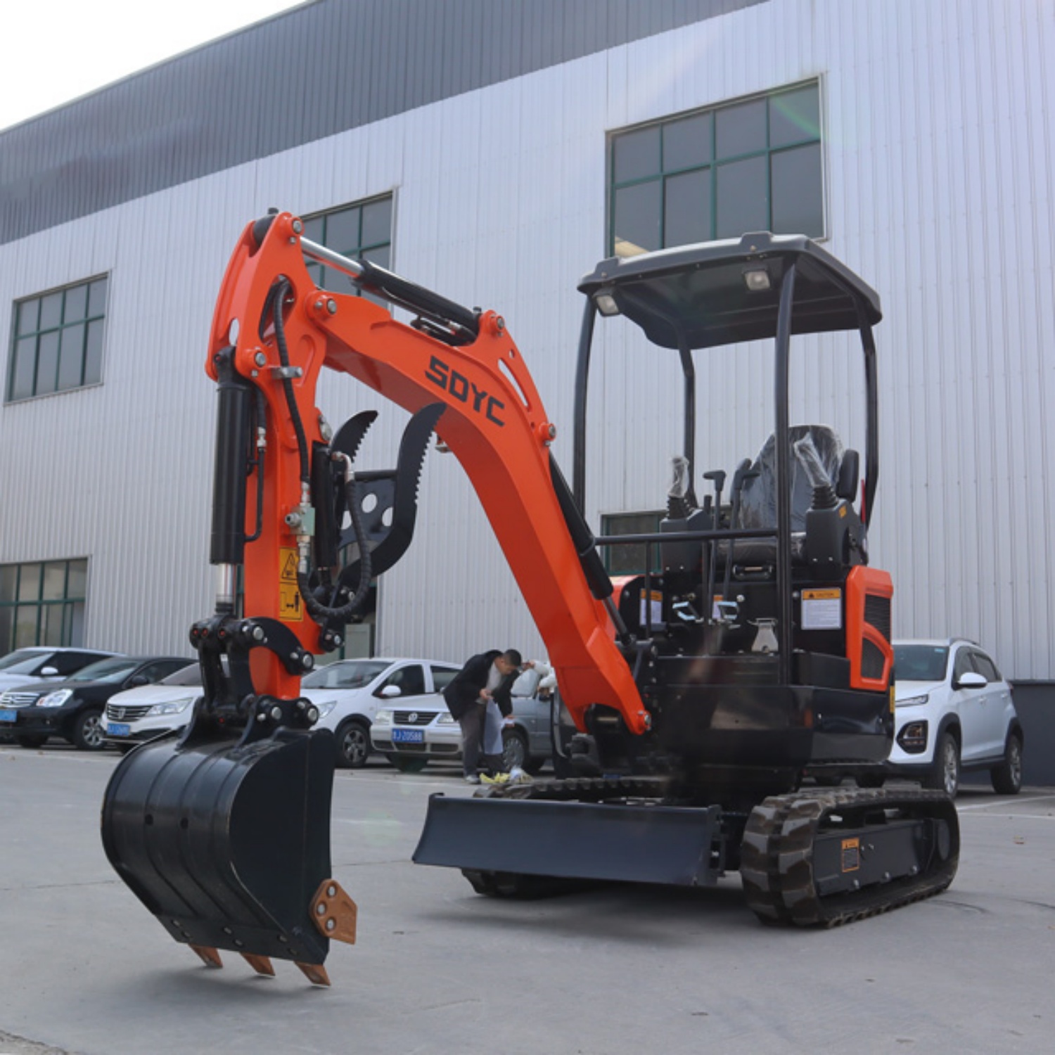 Настраиваемый гусеничный гидра – обзор и цена Heavy Equipment Landscaping